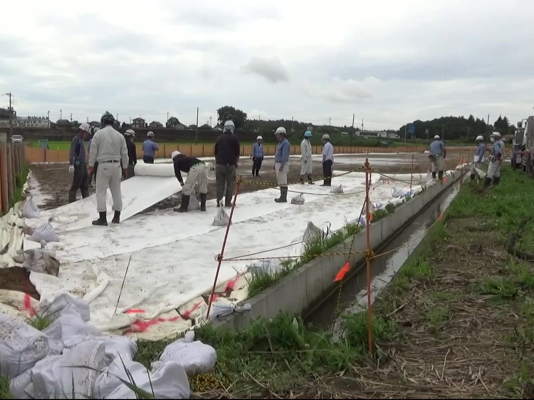 軟弱地盤上にパレスシート敷設